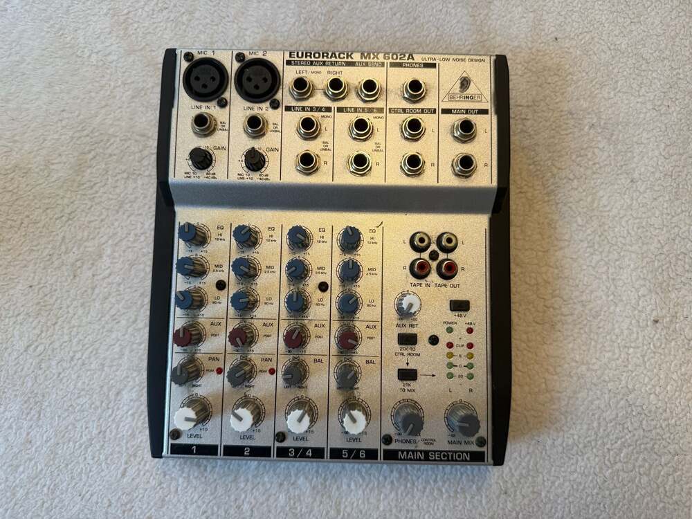 Behringer Eurorack MX602A 6-Channel Analog Mixer